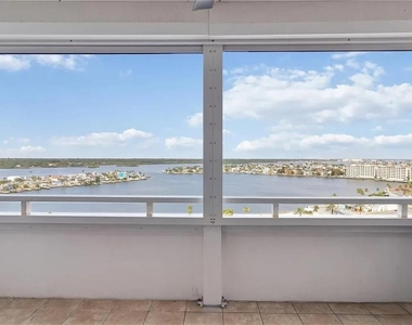 17920 Gulf Boulevard - Photo Thumbnail 14