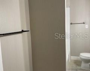912 E Saint Clair Street - Photo Thumbnail 8