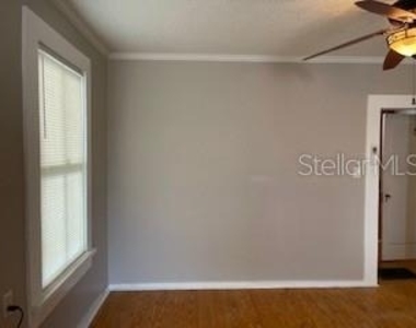 912 E Saint Clair Street - Photo Thumbnail 10