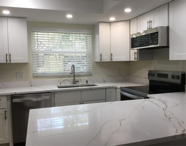 44 Country Club Drive - Photo Thumbnail 4