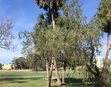44 Country Club Drive - Photo Thumbnail 32
