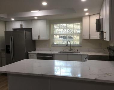 44 Country Club Drive - Photo Thumbnail 5