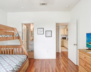 8801 Dunes Court - Photo Thumbnail 14