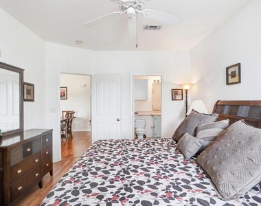 8801 Dunes Court - Photo Thumbnail 17