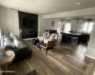 265 E Virginia Avenue - Photo Thumbnail 3