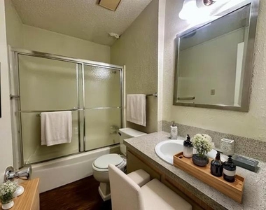 614 Stringer Street - Photo Thumbnail 4