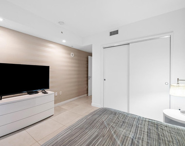 401 N Birch Road - Photo Thumbnail 13