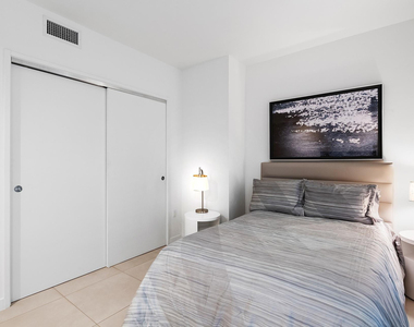 401 N Birch Road - Photo Thumbnail 12