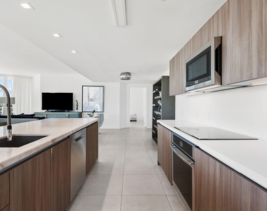 401 N Birch Road - Photo Thumbnail 5