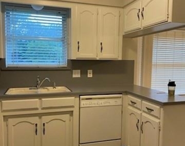 6621 N Park Drive - Photo Thumbnail 9