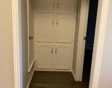 6621 N Park Drive - Photo Thumbnail 1