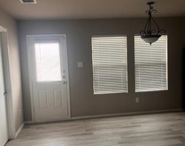 524 Timberhaven Trail - Photo Thumbnail 4