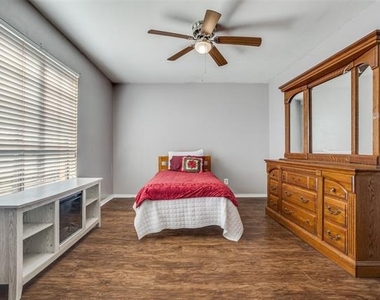 5913 Lake Hubbard Parkway - Photo Thumbnail 8