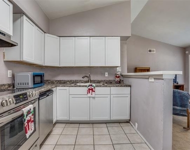 5913 Lake Hubbard Parkway - Photo Thumbnail 6