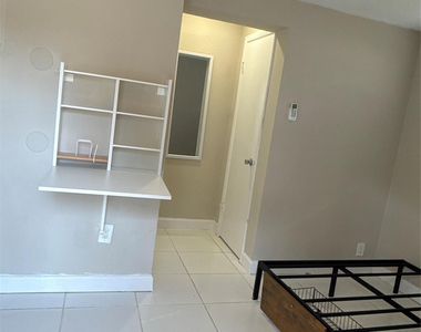 299 Se 12th Avenue - Photo Thumbnail 5