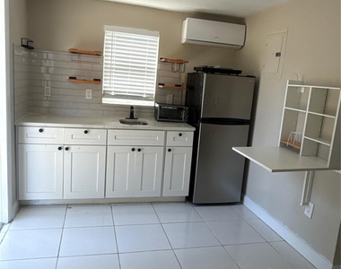 299 Se 12th Avenue - Photo Thumbnail 3
