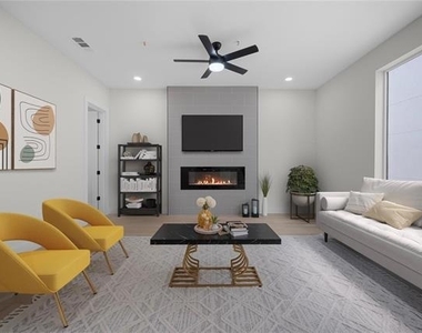 1512 Seegar Street - Photo Thumbnail 6