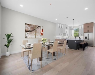 1512 Seegar Street - Photo Thumbnail 3