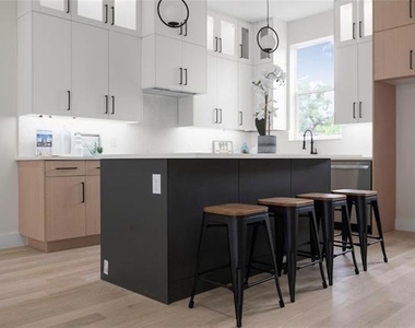 1512 Seegar Street - Photo Thumbnail 8