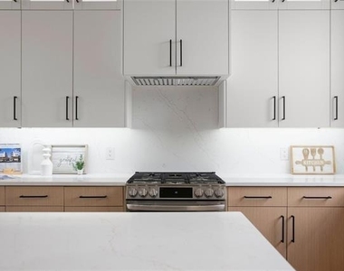 1512 Seegar Street - Photo Thumbnail 19