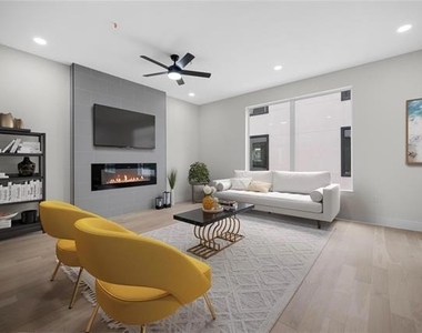 1512 Seegar Street - Photo Thumbnail 2