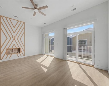 2925 Spruce Valley Lane - Photo Thumbnail 21