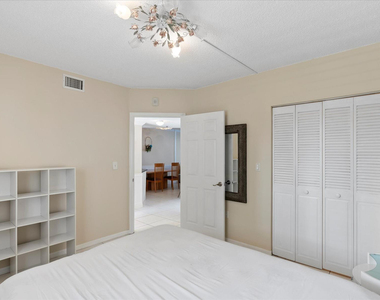 18260 N Bay Road - Photo Thumbnail 29