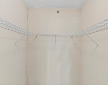 18260 N Bay Road - Photo Thumbnail 32