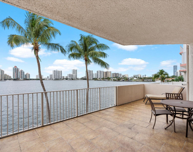 18260 N Bay Road - Photo Thumbnail 1