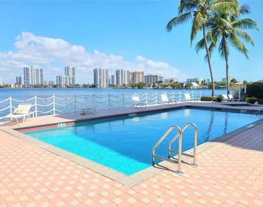 18260 N Bay Road - Photo Thumbnail 47