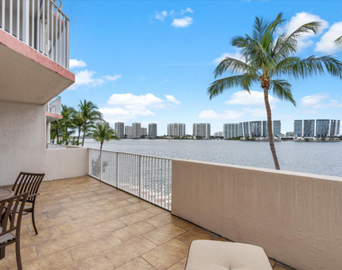 18260 N Bay Road - Photo Thumbnail 2