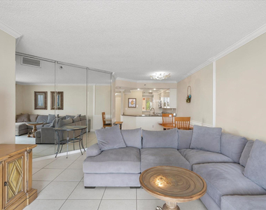 18260 N Bay Road - Photo Thumbnail 3