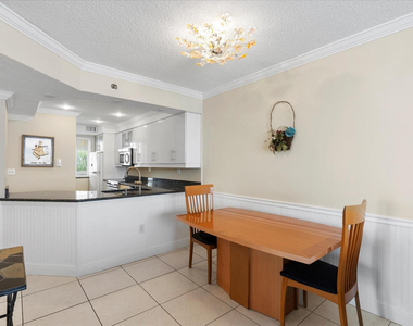 18260 N Bay Road - Photo Thumbnail 10