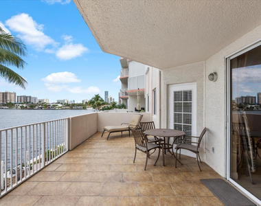 18260 N Bay Road - Photo Thumbnail 16