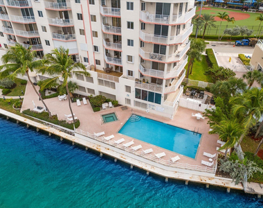 18260 N Bay Road - Photo Thumbnail 41