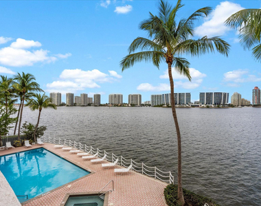 18260 N Bay Road - Photo Thumbnail 17
