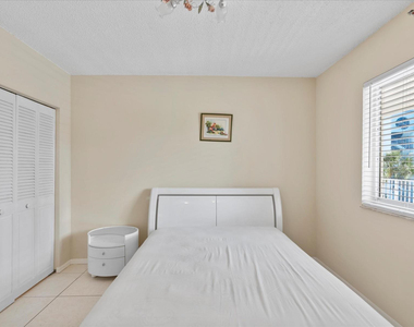 18260 N Bay Road - Photo Thumbnail 31