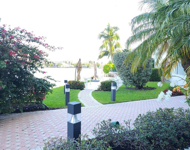 18260 N Bay Road - Photo Thumbnail 44