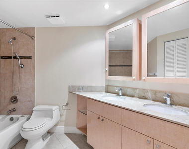 18260 N Bay Road - Photo Thumbnail 14