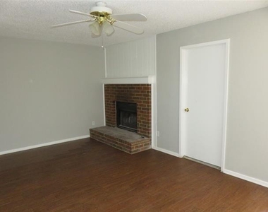 3901 William Street - Photo Thumbnail 3