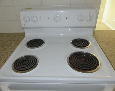 3901 William Street - Photo Thumbnail 8