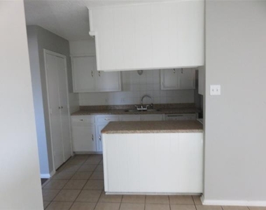 3901 William Street - Photo Thumbnail 5