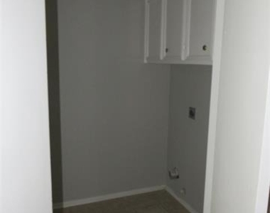 3901 William Street - Photo Thumbnail 10