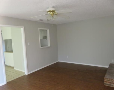 3901 William Street - Photo Thumbnail 1