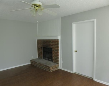 3901 William Street - Photo Thumbnail 2