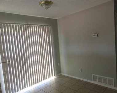 3901 William Street - Photo Thumbnail 4