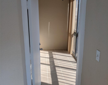 1250 Ne 125th Street - Photo Thumbnail 5