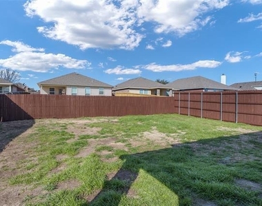 826 Hazels Way - Photo Thumbnail 23
