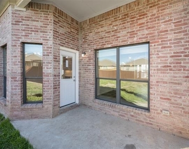 826 Hazels Way - Photo Thumbnail 22