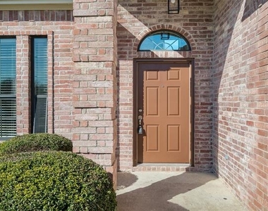 826 Hazels Way - Photo Thumbnail 1